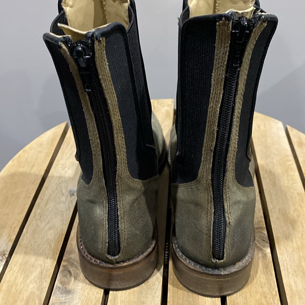 Free people - leather Chelsea boots - leather lined leather soles - back zipper